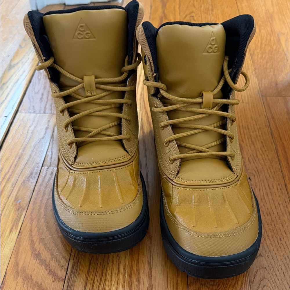Nike ACG Golden Tan Boots